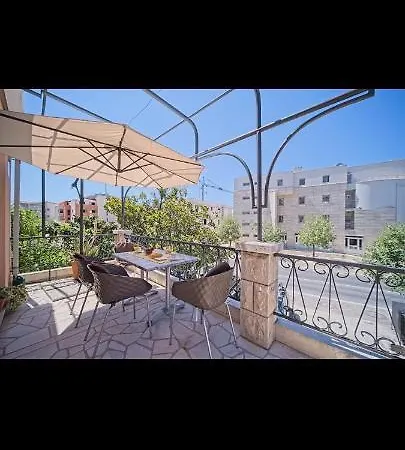 Monaco Apartman *